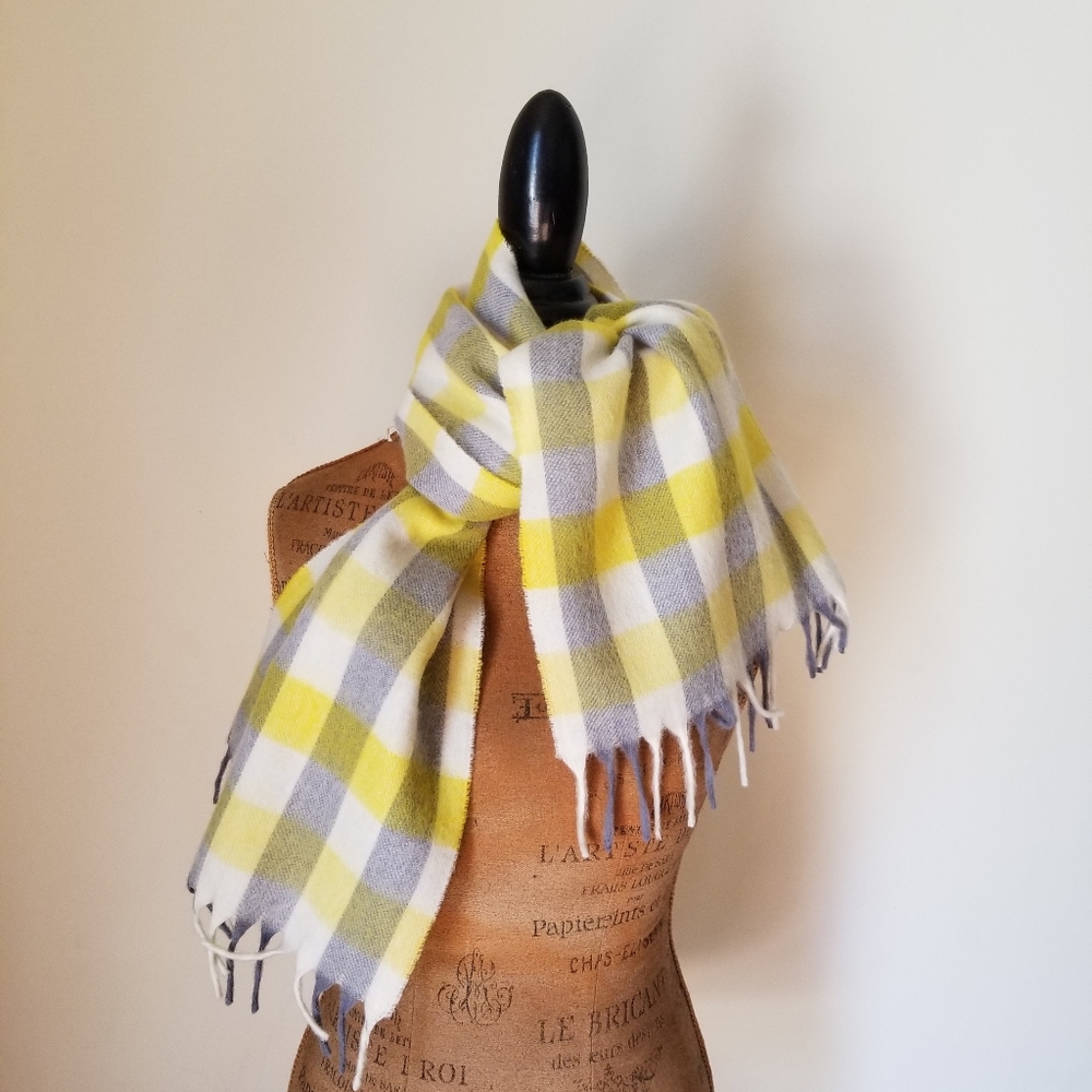 Woman scarf 100% wool